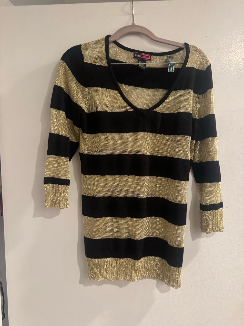 Y2K Say What? Black & Gold Striped V-Neck Knit Top – Women’s Large